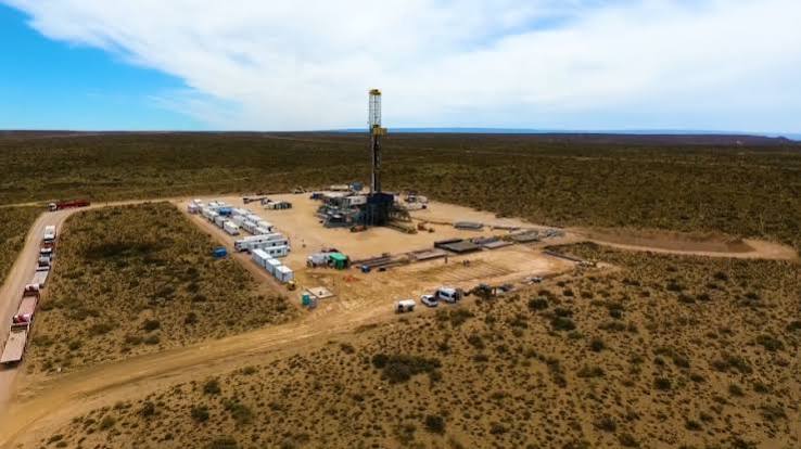 Nuevo récord para Vaca Muerta: Argentina superó por primera vez los 900.000 barriles diarios de petróleo