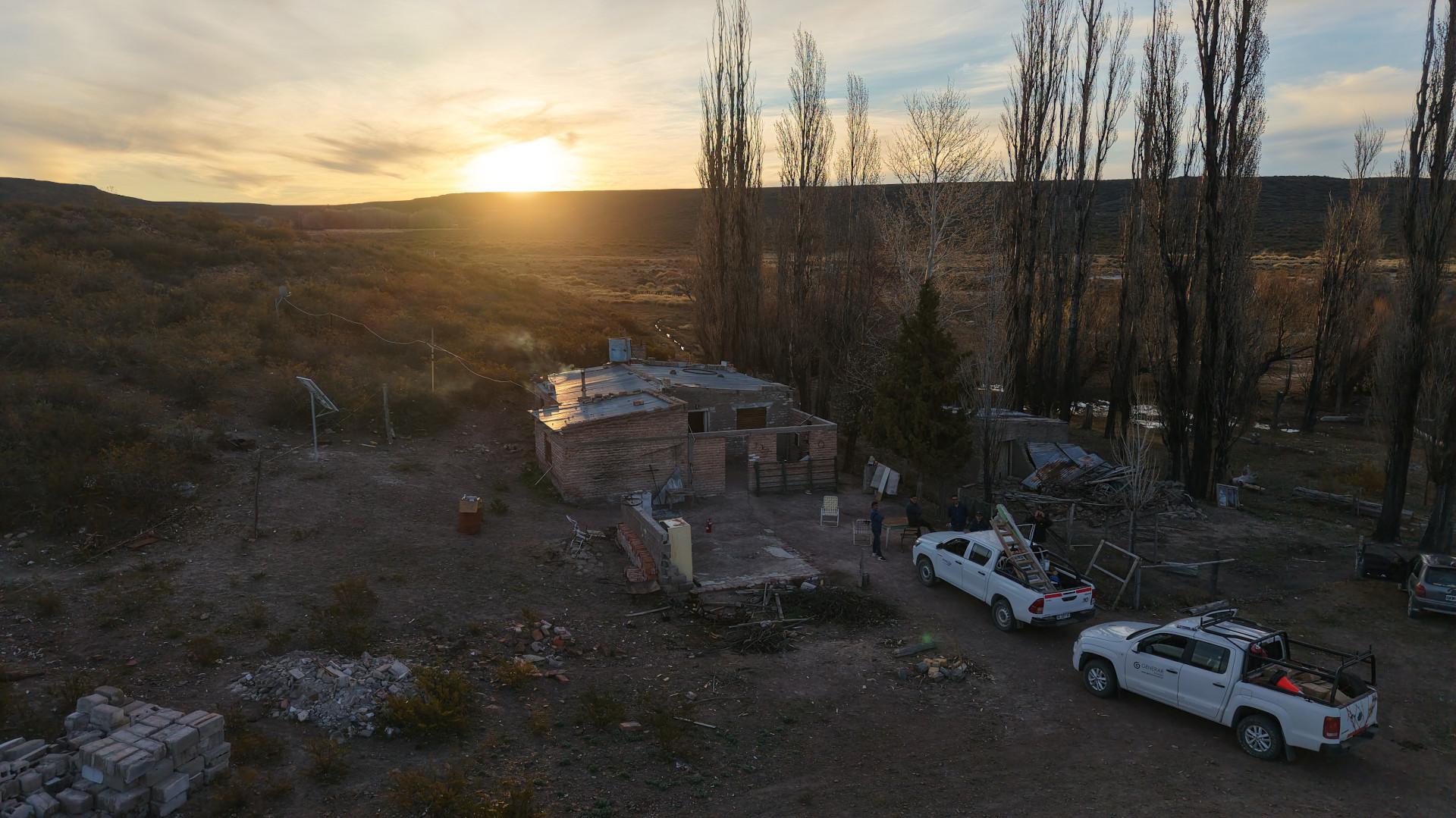 Río Negro instala sistemas solares en hogares rurales y proyecta ampliar la electrificación