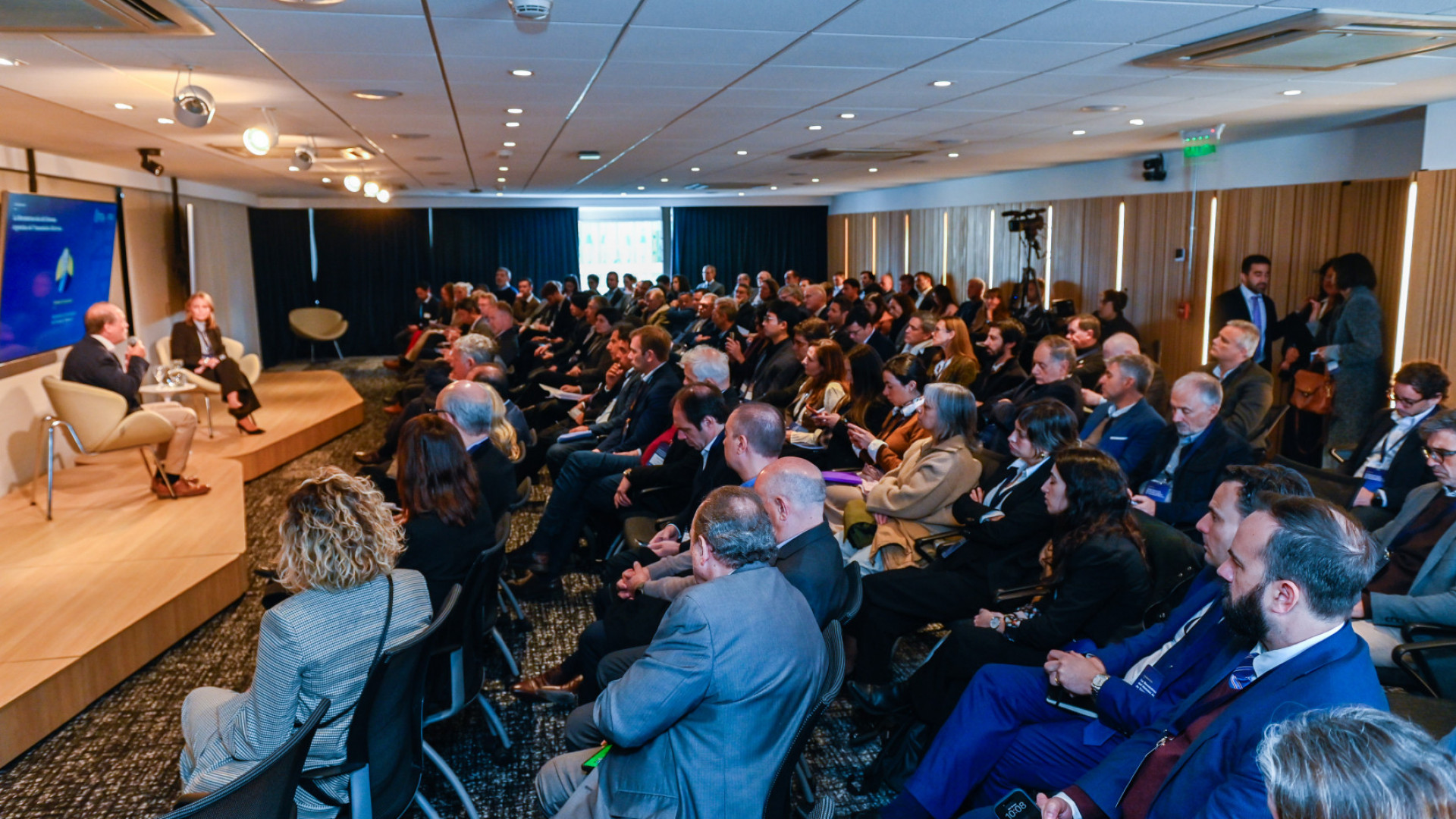 Presentación del proyecto de ampliación eléctrica AMBA I ante inversores en Argentina, el 8 de octubre de 2026.
