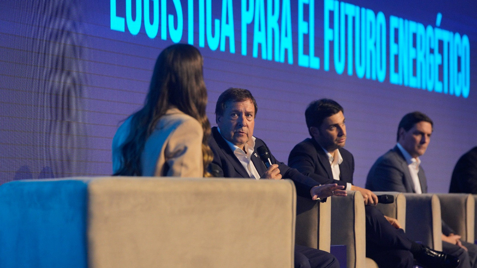 Alberto Weretilneck participa del panel sobre logística de hidrocarburos en la Cumbre Federal de Logística de Buenos Aires.